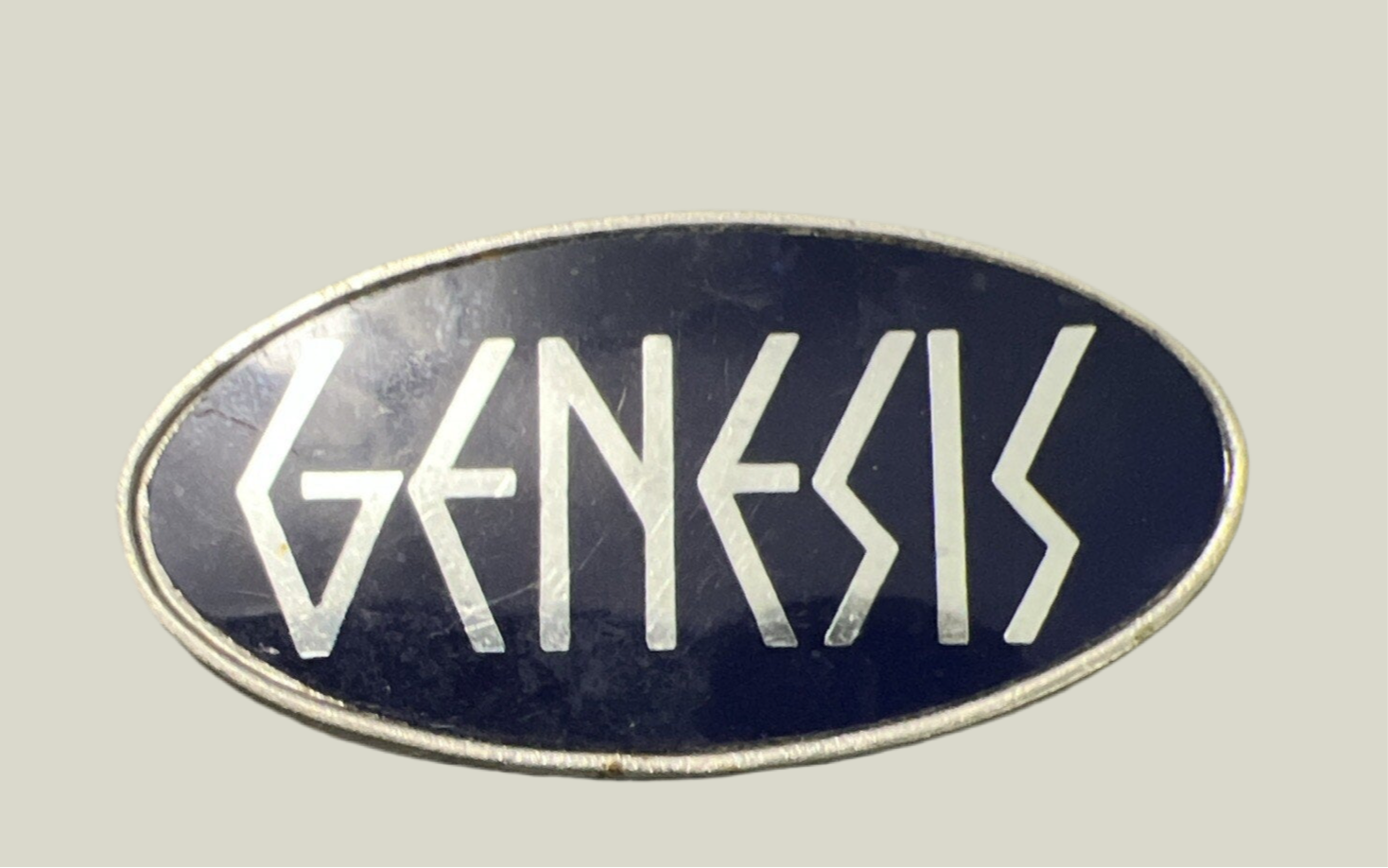 GENESIS 80s Beautiful Vintage Clubman Pin